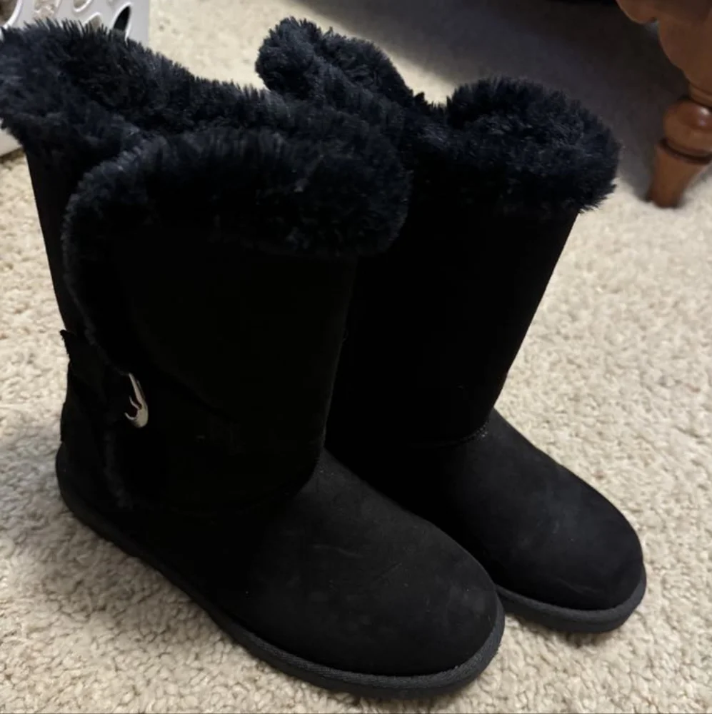 black winter boots! - Picture 1 of 2